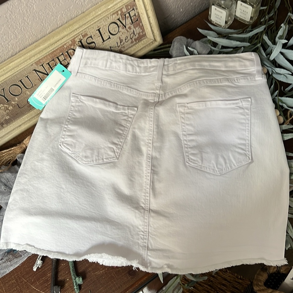 Just Black Denim white denim skirt. Women’s size L - Picture 2 of 9